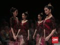 6 Desainer Kebaya Modern yang Melintasi Negara