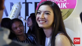 Raline Shah Uji Pasangan dengan Naik Gunung