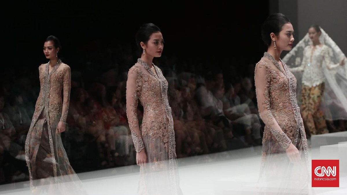 Mencari Makna Baru Kebaya Marga Alam