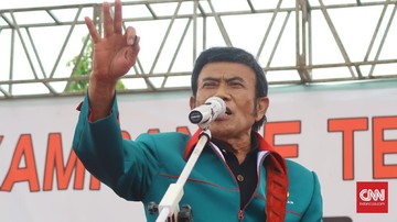 Rhoma Irama kot imam in pridigar na festivalu Pestapora 2025