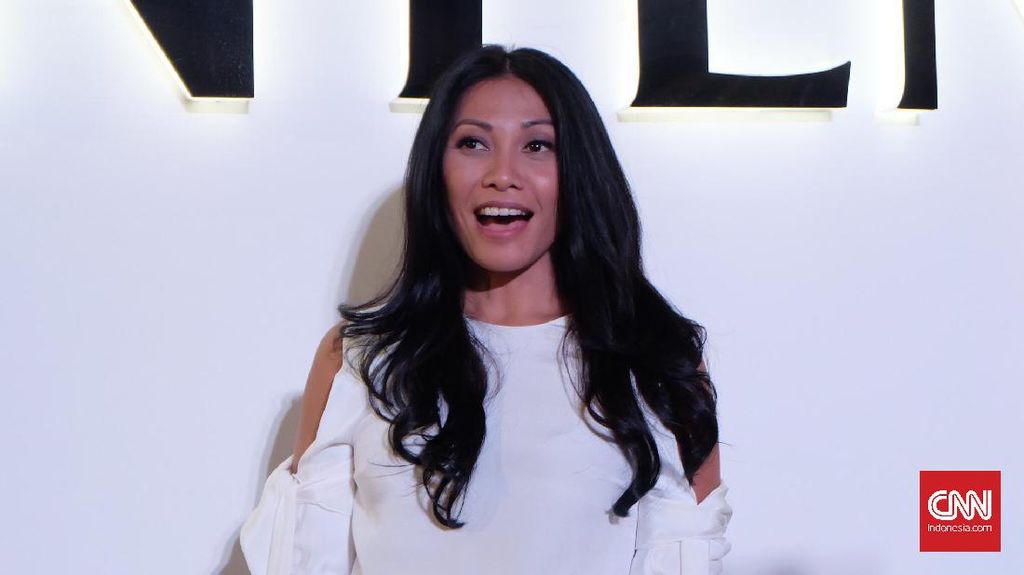 Anggun Raih Penghargaan Budaya Tertinggi Pemerintah Prancis