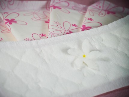 Begini Reaksi Anak Perempuan Saat Pertama Kali Lihat Pembalut