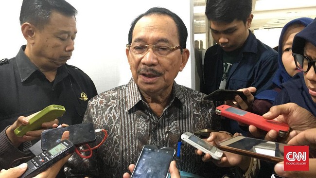 Komisaris Utama PT Pertamina (Persero) Tanri Abeng membeberkan masalah dualisme kepemimpinan di tubuh perseroan yang membuat adanya perombakan.
