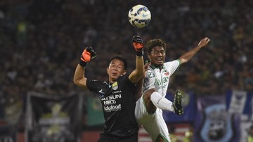 Liputan Olahraga CNN Sport : Alasan Persib Daftarkan Kiper 44 Tahun Made Wirawan Usai Pensiun