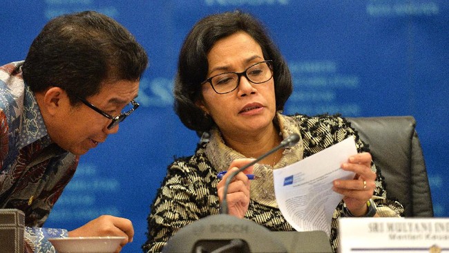 Bendahara negara setidaknya harus mengubah tiga Undang-Undang, dan menghadapi risiko harga tanah yang semakin tinggi jika jadi memungut pajak tersebut.