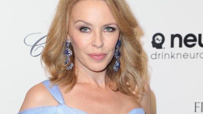 Kylie Minogue mengaku ingin berduet dengan Lady Gaga lantaran tak banyak musisi wanita yang pernah berduet dengannya.
