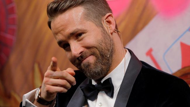 Aktor Ryan Reynolds akan berupaya keras mencegah anak-anak hasil pernikahannya dengan aktris Blake Lively untuk menjadi artis cilik.