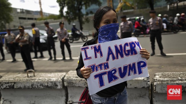 Seiring dengan kecaman untuk Presiden Trump, Dubes AS untuk Indonesia mengunjungi pesantren di Banten, menyatakan negaranya toleran atas masalah keberagaman.