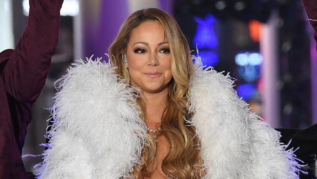 Mantan pengasuh anak Mariah Carey mengajukan gugatan dengan tuduhan tak dibayar dengan layak dan mendapatkan perlakuan kasar semasa bekerja.