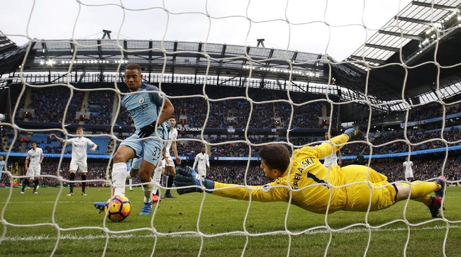 Gabriel Jesus menjadi pahlawan kemenangan Manchester City atas Swansea City. Penyerang asal Brasil itu membuat Pep Guardiola mencadangkan Sergio Aguero.