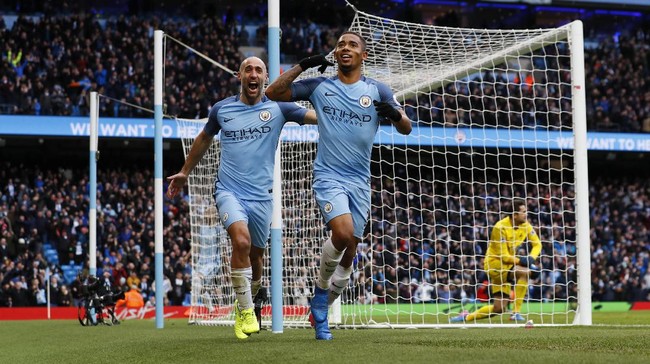 Ronaldinho yakin Gabriel Jesus punya kemampuan untuk mengikuti jejak Lionel Messi sebagai pemain terbaik di dunia.