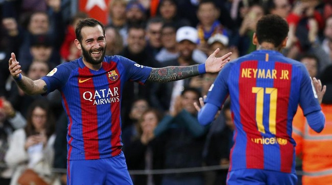 Barcelona untuk sementara memangkas jarak dengan peringkat pertama klasemen sementara, Real Madrid. Keduanya kini hanya selisih satu poin.