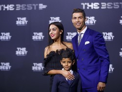 Cristiano Ronaldo Pernah Marah Besar ke Putranya Gara-gara Minum Coca-Cola