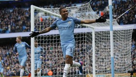 Bintang ManCity Masih Cat Jalanan Sebelum Piala Dunia 2014