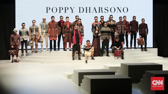 Kreasi Tenun Pamungkas IFW 2017