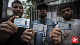Menunggu Kepastian Negara Ketiga