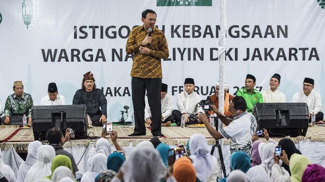 Tetap Kecam Ahok, NU Jakarta Bantah Terlibat Istigasah PWNU DKI Jakarta juga akan menindak tegas pengurus yang terlibat aktif dalam acara istigasah bersama Ahok itu.