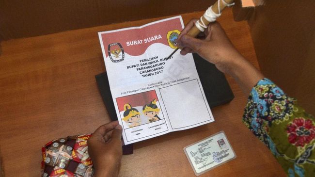 KPU Akan Sosialisasi 'Pilih Kotak Kosong Sah' Sosialisasi akan digelar secara proporsional agar tidak mengesankan mengampanyekan untuk mencoblos kotak kosong sehingga merugikan pasangan calon tunggal.