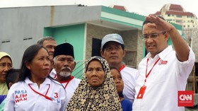 Anies Soroti Warga Belum Terdaftar DPT di Kampung Akuarium