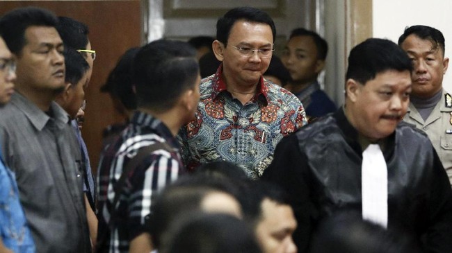 Jaksa Penuntut Umum akan menghadirkan empat orang saksi ahli untuk diminta keterangannya di muka persidangan pada hari ini, Senin (13/2).