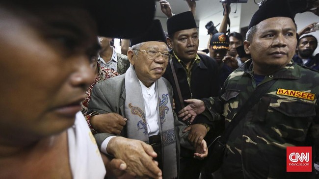 Jokowi telah umumkan cawapres untuk mendampingi di Pilpres 2019, netizen cuitkan komentar dan kejutan atas pilihan yang jatuh ke Ma'aruf Amin itu.