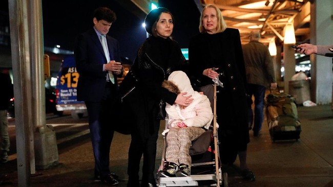 Alma Kaskooli,12, akhirnya bisa masuk ke AS dan mendapat perawatan medis untuk penyakit langkanya usai ditangguhkannya aturan imigrasi Donald Trump.