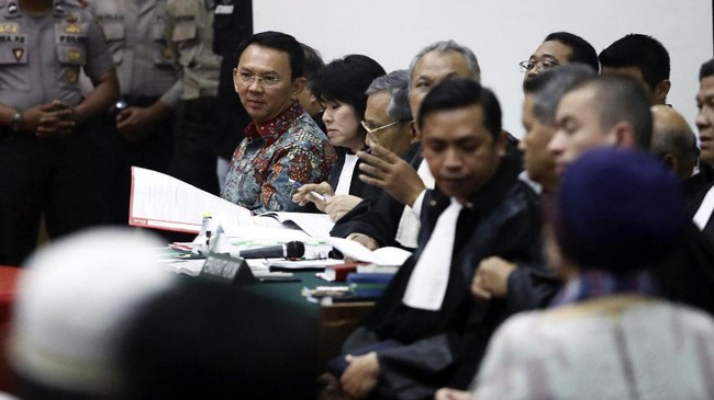 Kedua nelayan yang hadir sebagai saksi menyatakan tak mendengar pernyataan Ahok mengenai Surat Al Maidah saat pidato perayaan panen raya di Kepulauan Seribu.