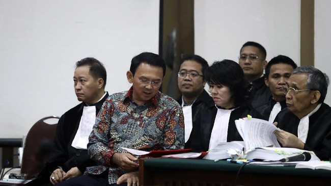 Tim penasehat hukum Ahok dan jaksa telah berkoordinasi tentang para saksi ahli yang keterangannya akan didengarkan pada sidang penodaan agama ke-11.