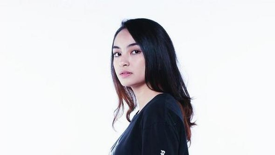 Lima selebriti berikut ini lahir di tanggal 14 Februari yang juga bertepatan dengan Hari Valentine atau Hari Kasih Sayang. Ada siapa saja?