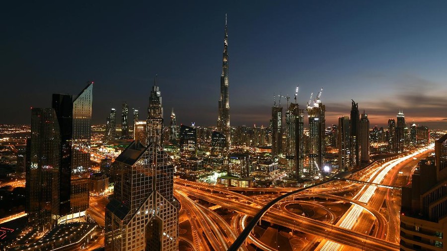Lanskap Kota Dubai di Malam dan Siang Hari Dubai di Uni Emirat Arab memang menjadi tujuan destinasi wisata di dunia. Berikut lanskap foto Kota Dubai di malam dan siang hari.