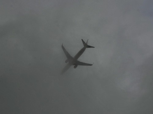 Pesawat Kecil Jatuh di Bandara London Southend