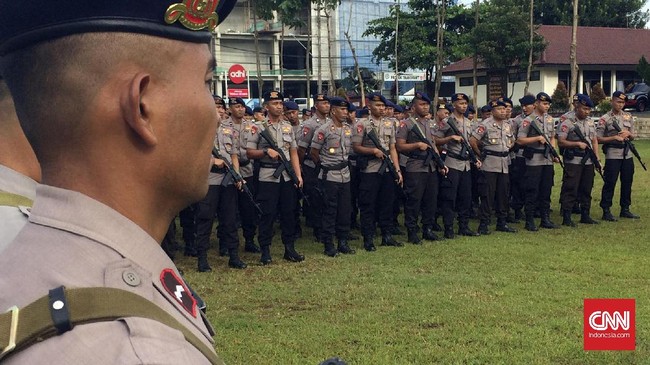 Polda Kalbar sebelumnya memberangkatkan 250 personel Brimob untuk melakukan pengamanan di Papua. Kali ini, 180 personel kembali dikirim ke Bumi Cenderawasih.
