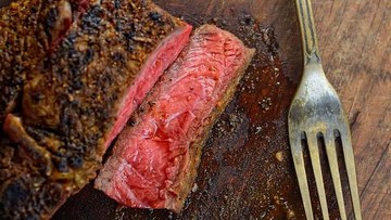 Cara Membuat Steak Iga Sapi, Pakai Teknik Memasak 4-3-2
