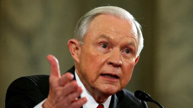 Komite Kehakiman Dewan Perwakilan AS mendesak rapat darurat guna menyelidiki keputusan Donald Trump untuk memecat Jeff Sessions dari jabatan jaksa agung.