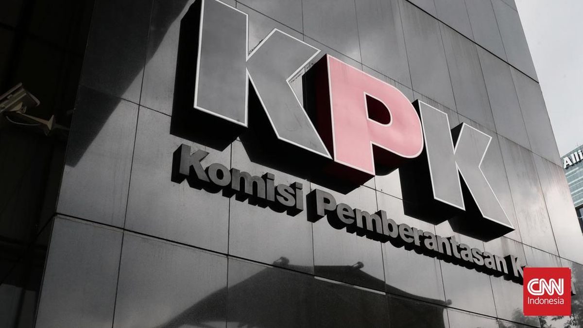 KPK Periksa Eks Bos Hyundai Herry Jung Tersangka Suap Bupati Cirebon