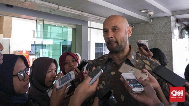 PT Freeport Indonesia (PTFI) menyatakan tidak memiliki tanggung jawab untuk membagikan saham ke dearah.