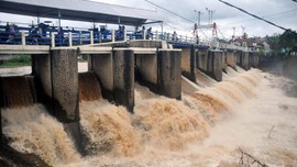 Pintu Air Depok Siaga 1, Jakarta Terancam Banjir Kiriman