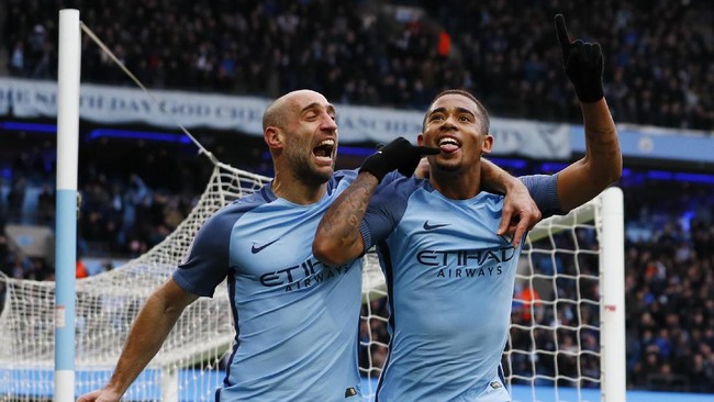 Gabriel Jesus bukan sedang menyindir mantan ketika merayakan gol dengan gerakan menelepon. Ia justru punya cerita mengharukan di balik perayaan itu.