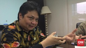 Airlangga Minta Sri Mulyani Bebaskan PPN Importasi Biji Kakao