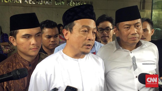 Bachtiar Nasir mengatakan dana Rp3 miliar digunakan untuk membeli kebutuhan penyelanggaraan aksi, seperti konsumsi, peralatan medis, spanduk, dan baliho.