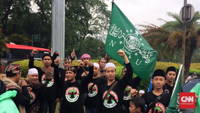 Sekelompok orang yang mengaku dari Nahdlatul Ulama mengikuti aksi 112 pada hari ini dengan menamakan diri Brigade Ababil terkait dengan calon pemimpin Jakarta.