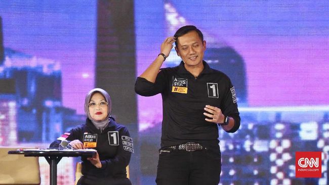 Selain mengomentari visi, misi serta program ketiga pasangan calon, penampilan salah satu calon pun ikut jadi buah bibir, yakni lipstik merah Sylviana Murni.