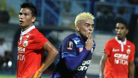Arema Menangi Laga Keras Berkat Gol Adam Alis