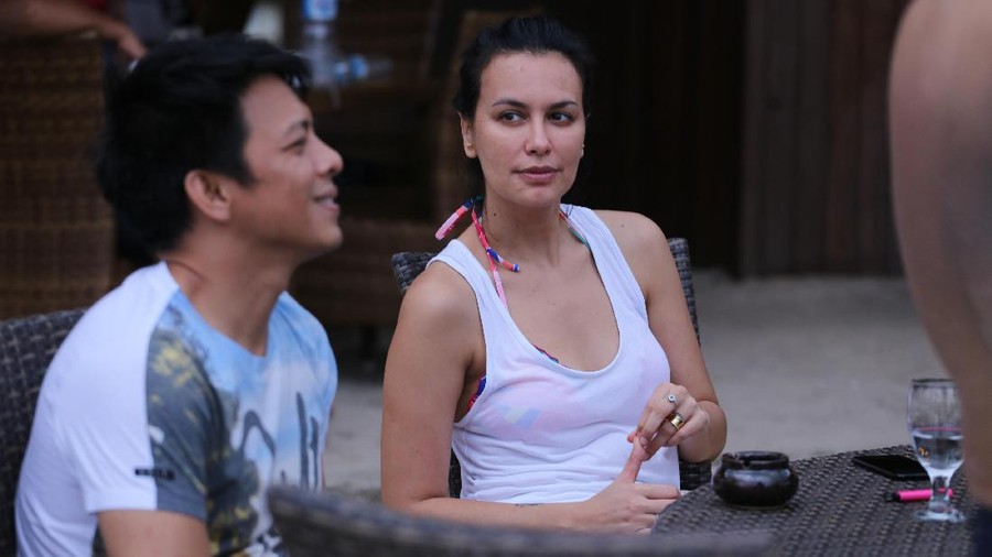 Ariel dan Sophia Latjuba Ariel dan Sophia Latjuba di Gili Trawangan
