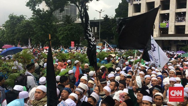 Dalam acara doa bersama aksi 112 pada hari ini di Masjid Istioqlal, Jakarta Pusat, Arifin Ilham mendoakan Basuki Tjahaja Purnama segera mendapatkan hidayah.