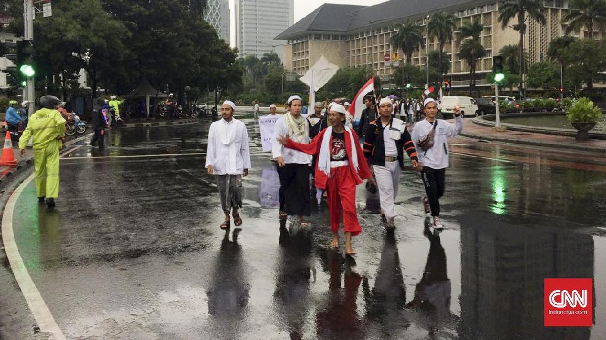 Ratapan Doa dan Geliat Aksi 112