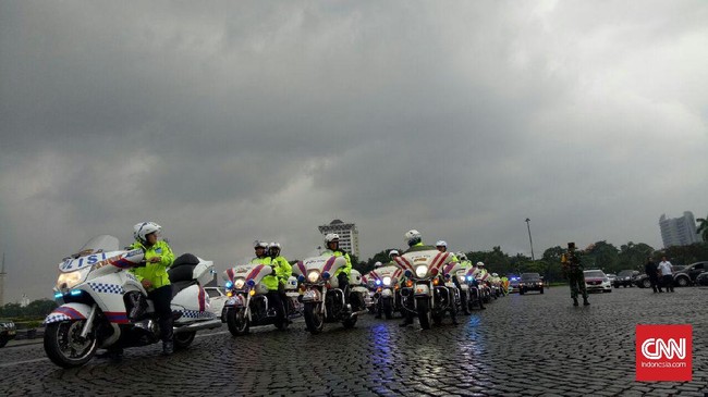 Polda Jakarta menetapkan jakarta berstatus Siaga satu saat pencoblosan pemilihan kepala daerah besok (15/2). 