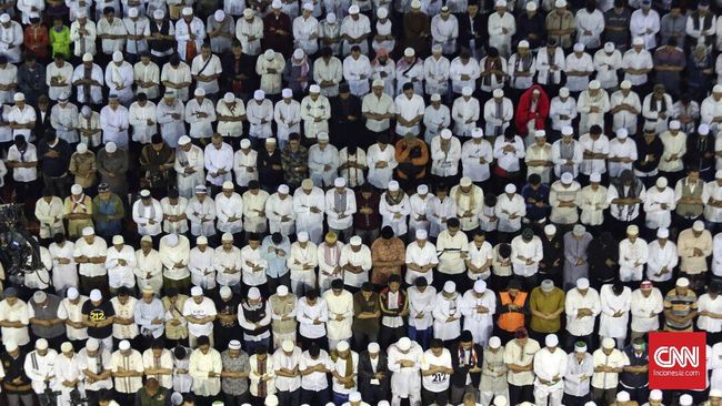 Indonesia menempati posisi ke-tiga dalam daftar negara dengan wisata halal terbaik di dunia, sementara Malaysia berada di peringkat pertama.