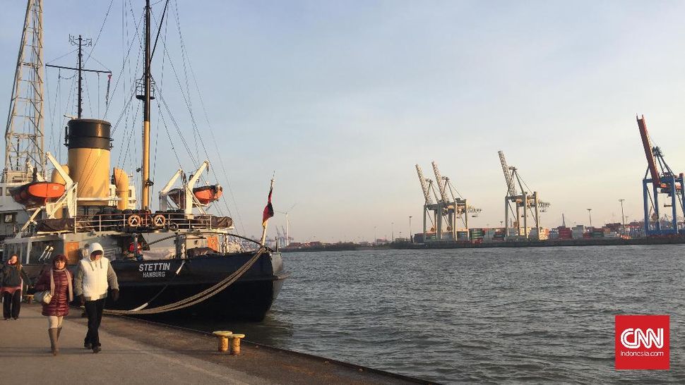 Menjejak Kaki di Kota Pelabuhan Kedua Terbesar di Eropa