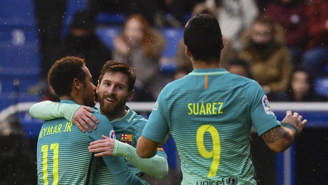 Luis Enrique mengaku gembira dengan performa yang ditunjukkan oleh Barcelona saat melumat Deportivo Alaves 6-0.
